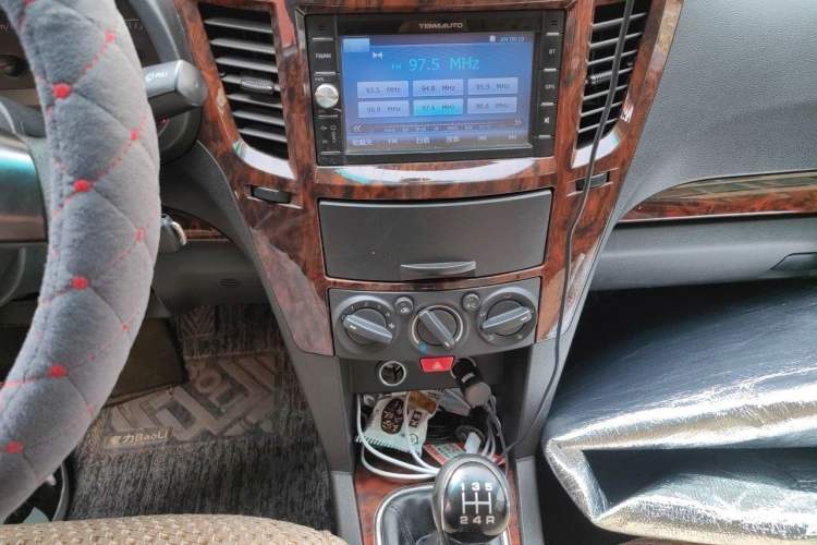 Used Yema F16 2014 1.6L Manual Elite Edition Audio And AC Panel
