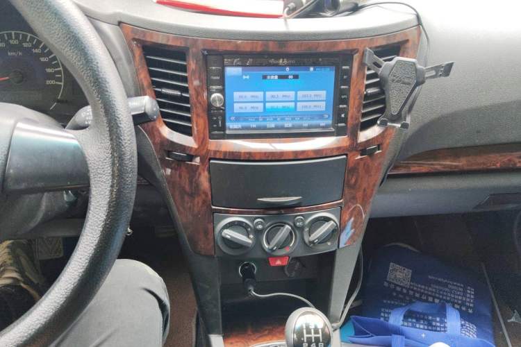 Used Yema F16 2014 1.6L Manual Elite Edition Audio And AC Panel