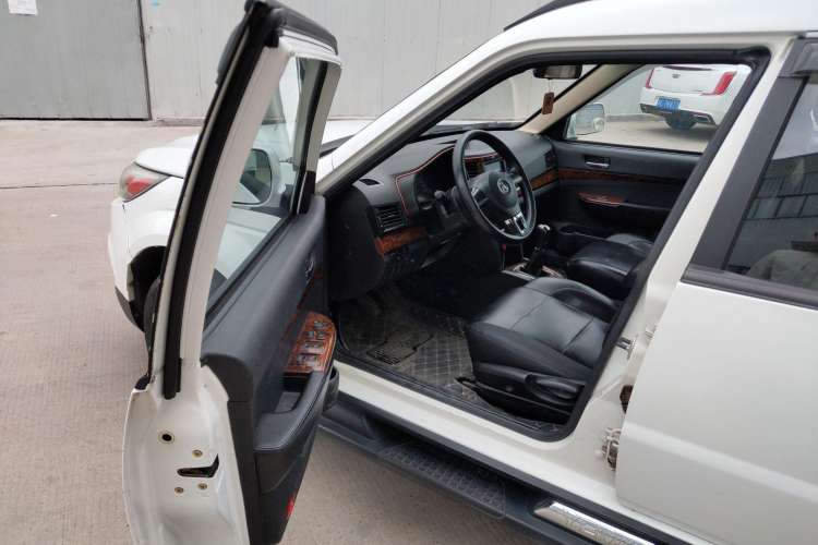 Used Yema F16 2014 1.6L Manual Elite Edition Driver Seat