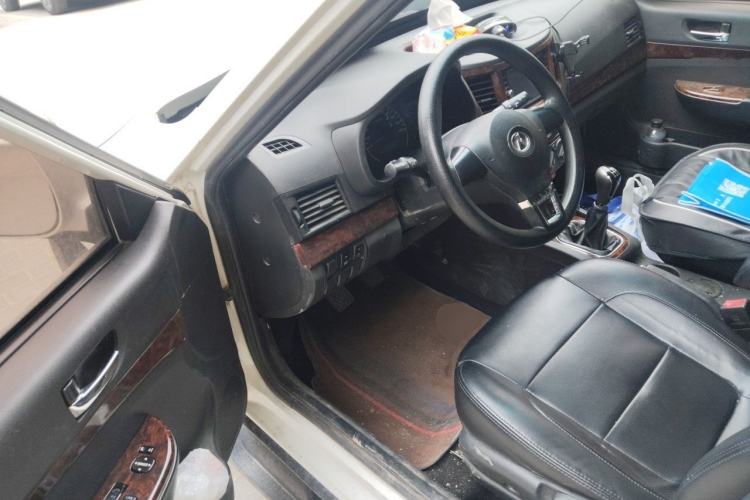 Used Yema F16 2014 1.6L Manual Elite Edition Driver Seat
