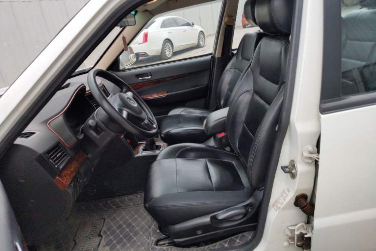 Used Yema F16 2014 1.6L Manual Elite Edition Left Front Seat