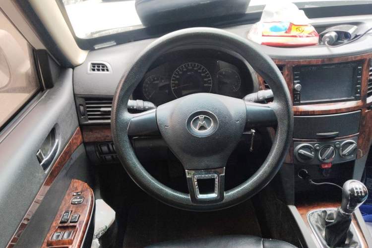 Used Yema F16 2014 1.6L Manual Elite Edition Steering Wheel