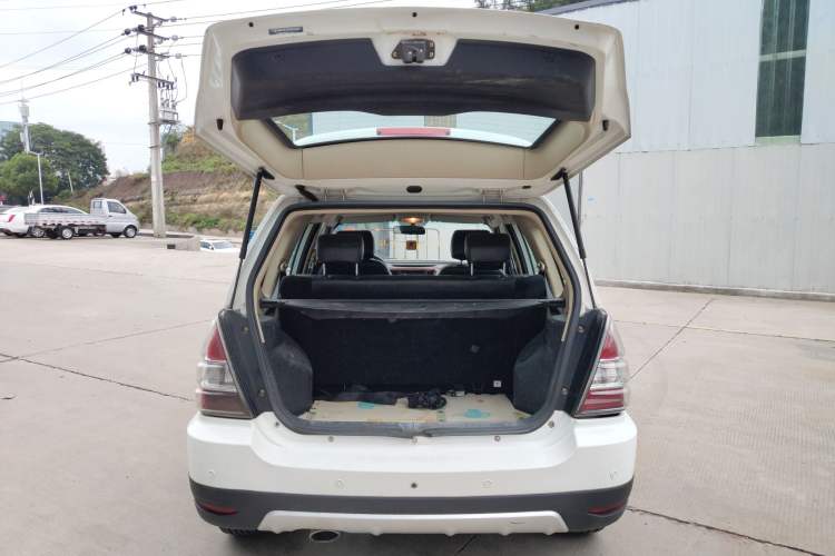 Used Yema F16 2014 1.6L Manual Elite Edition Trunk