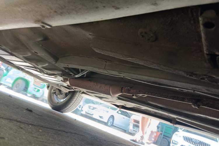 Used Yema F99 2010 1.5L Comfort Version Chassis Front Right
