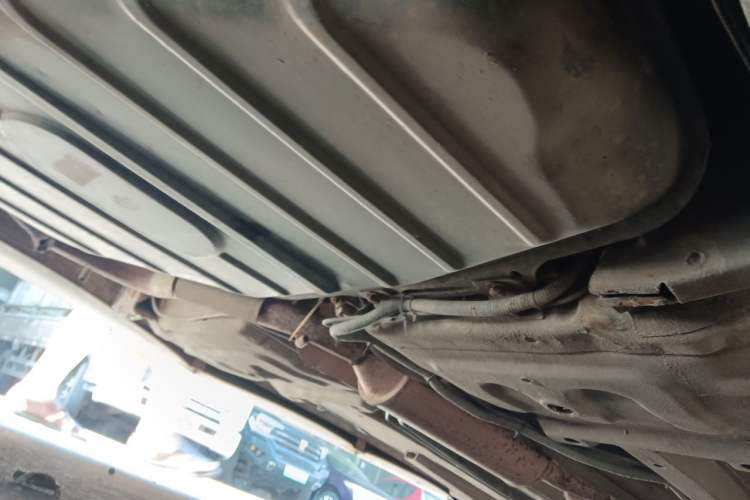 Used Yema F99 2010 1.5L Comfort Version Chassis Rear Right