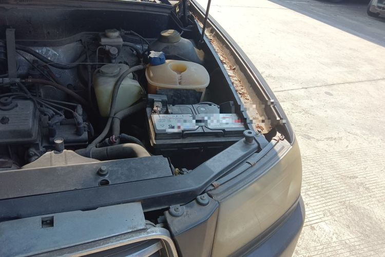 Used Yema F99 2010 1.5L Comfort Version Engine Bay Left