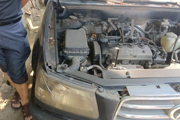 Used Yema F99 2010 1.5L Comfort Version Engine Bay Right