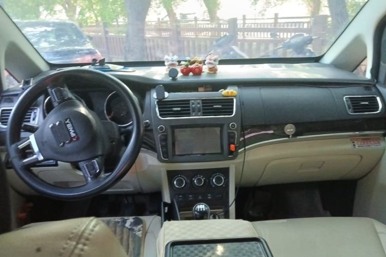 Used Yema Spica 2018 1.5L Manual Elite Version Center Console