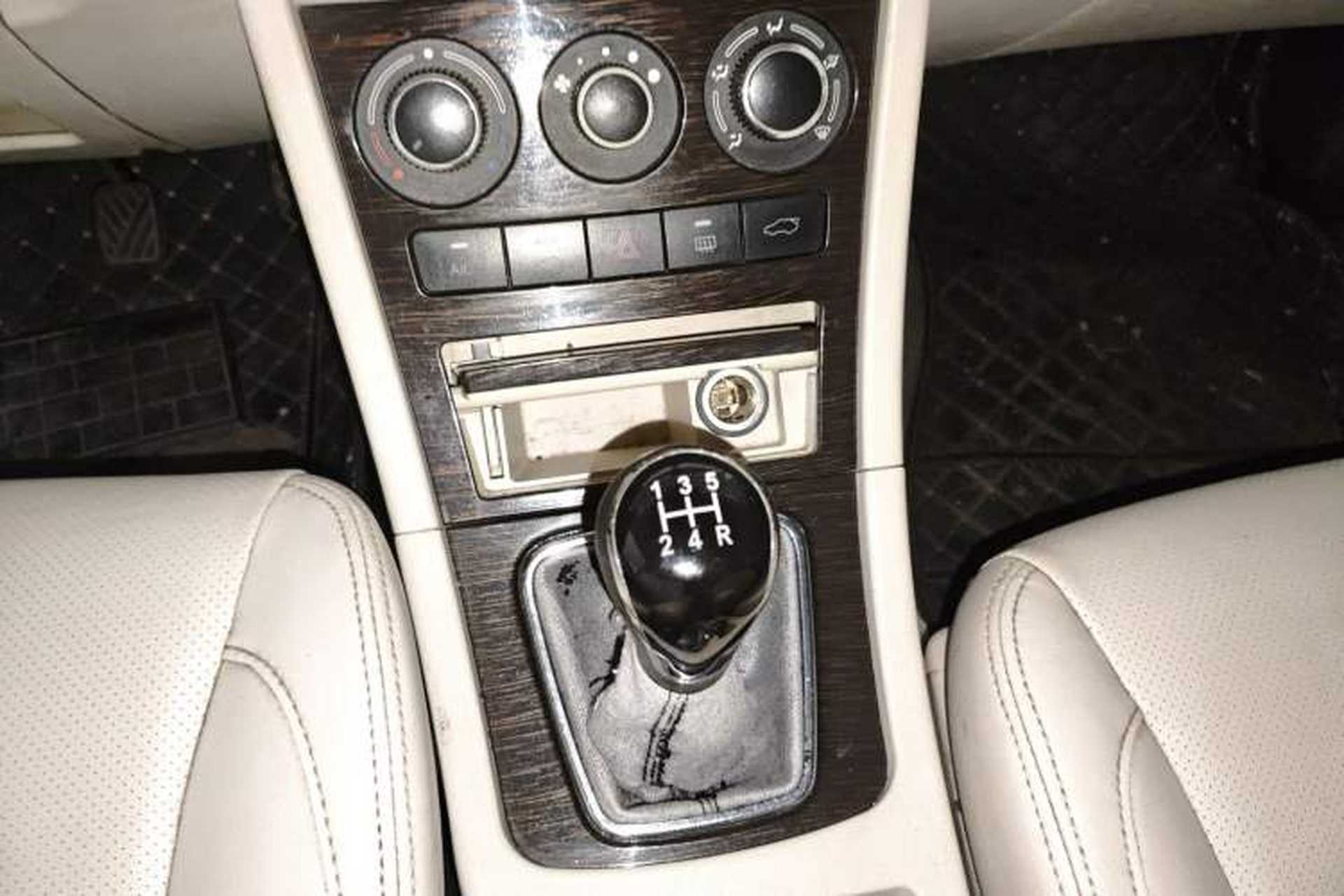 Used Yema Spica 2018 1.5L Manual Luxury Model Gear Lever