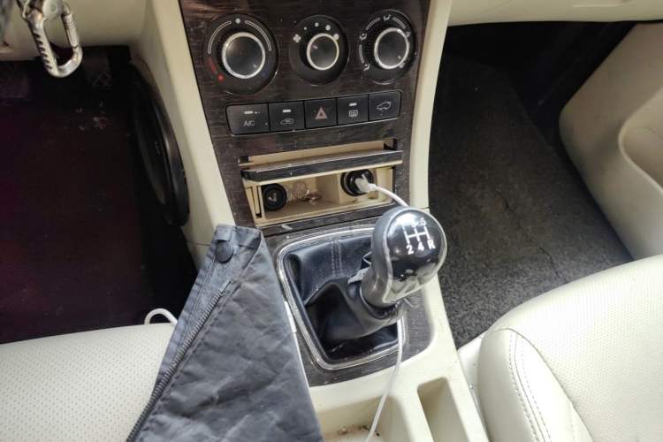 Used Yema Spica 2018 1.5L Manual Comfort Model Gear Lever