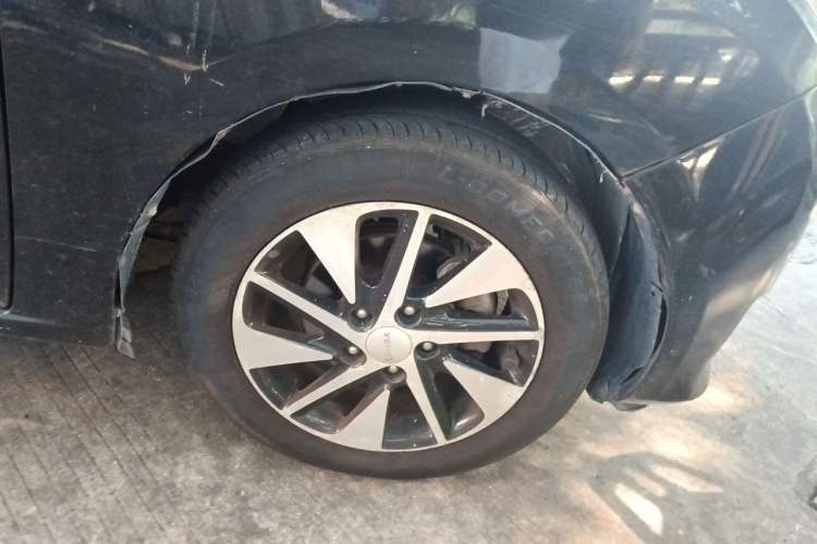 Used Yema Spica 2018 1.5L Manual Elite Version Right Front Wheel Hub