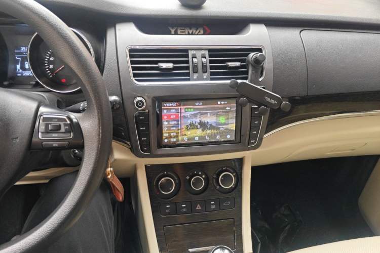 Used Yema Spica 2018 1.5L Manual Luxury Model Audio And AC Panel
