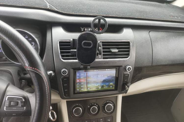 Used Yema Spica 2018 1.5L Manual Luxury Model Audio And AC Panel
