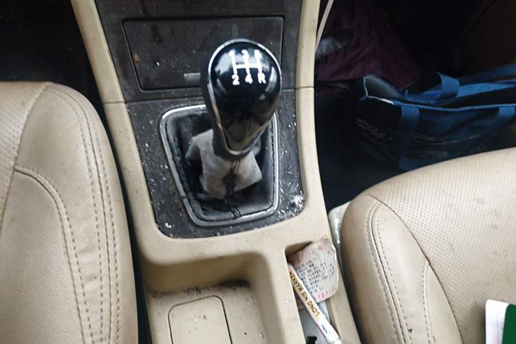 Used Yema Spica 2018 1.5L Manual Luxury Model Gear Lever