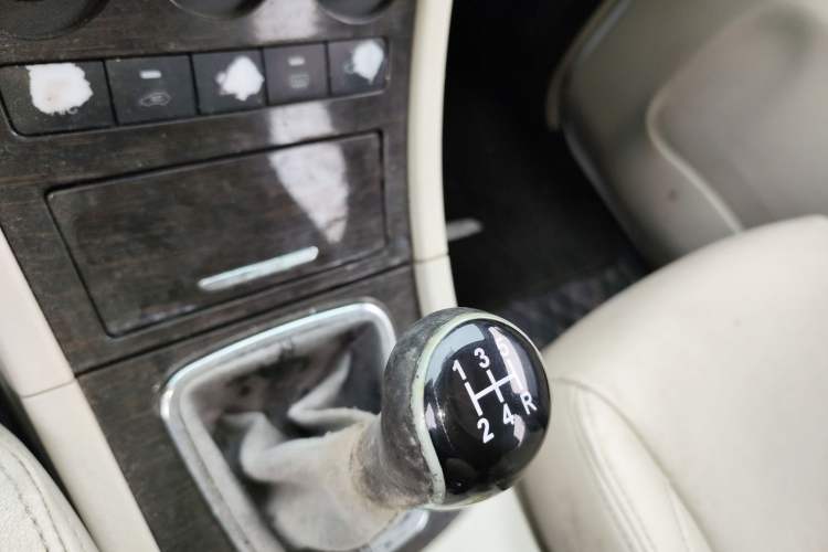 Used Yema Spica 2018 1.5L Manual Comfort Model Gear Lever
