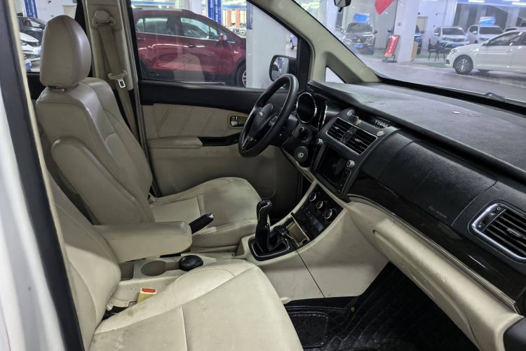 Used Yema Spica 2018 1.5L Manual Luxury Model Interior 5