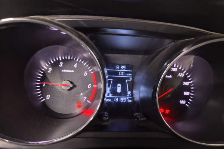 Used Yema Spica 2018 1.5L Manual Luxury Model Odometer Close Up