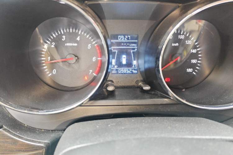 Used Yema Spica 2018 1.5L Manual Luxury Model Odometer Close Up