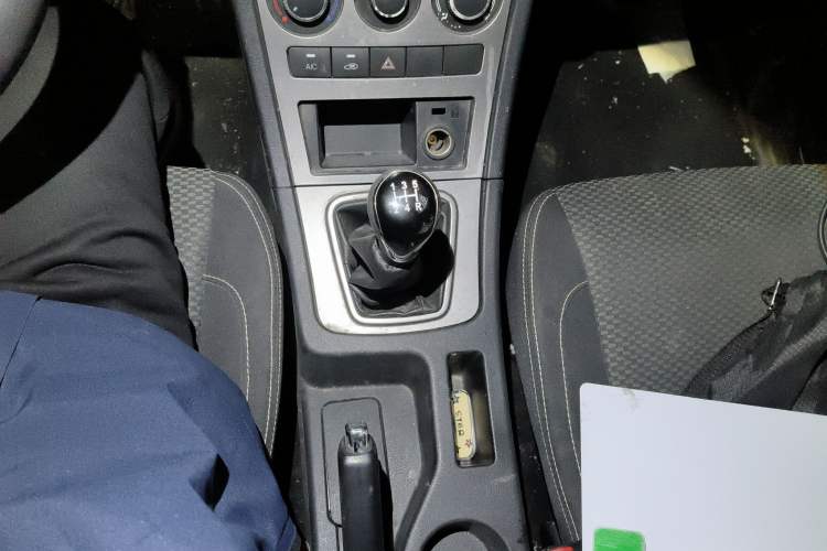 Used Yema Spica 2020 1.5L Manual Comfort Version Gear Lever