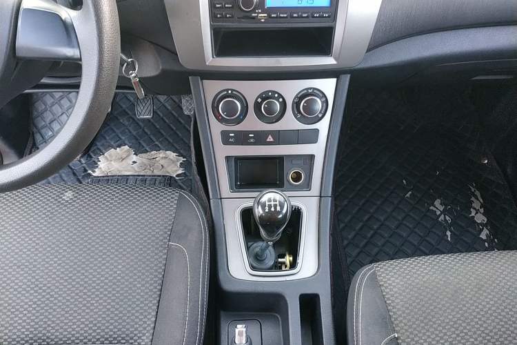 Used Yema Spica 2020 1.5L Manual Comfort Version Gear Lever