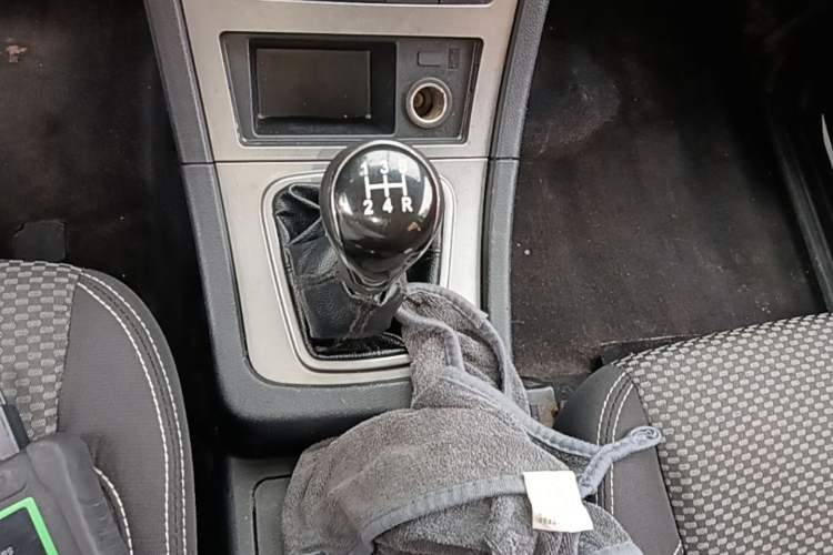 Used Yema Spica 2020 1.5L Manual Comfort Version Gear Lever