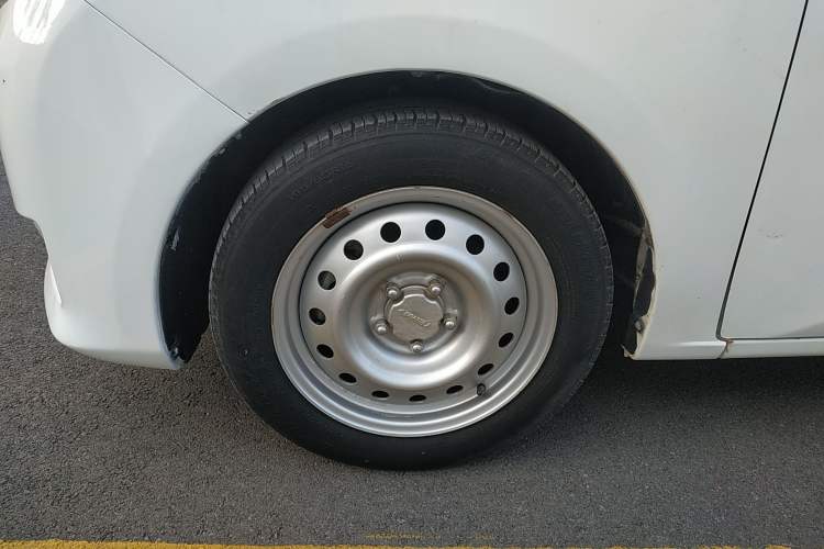 Used Yema Spica 2020 1.5L Manual Comfort Version Left Front Wheel Hub