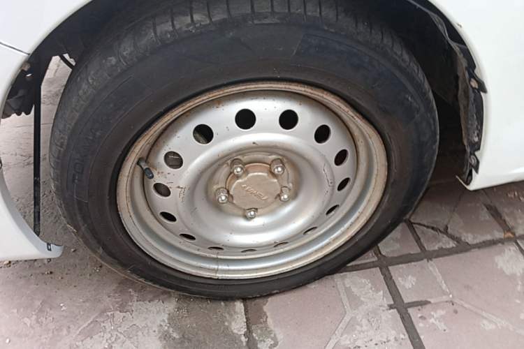 Used Yema Spica 2020 1.5L Manual Comfort Version Left Front Wheel Hub