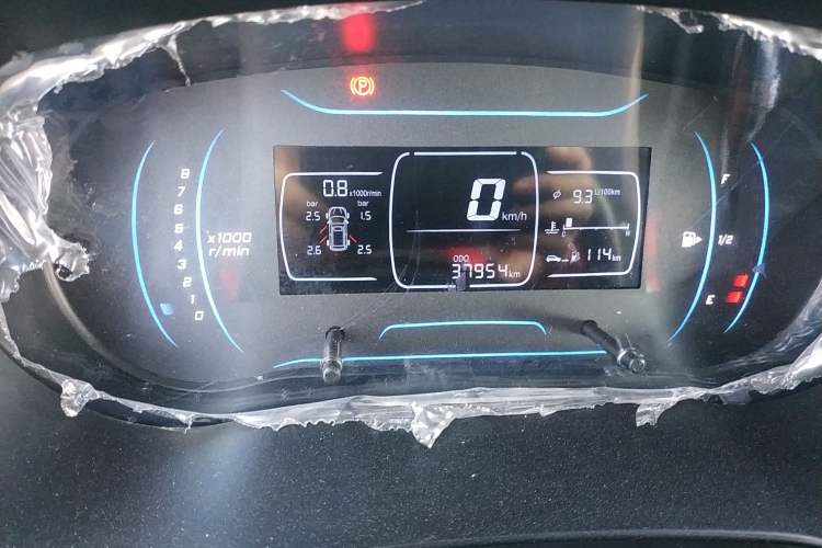 Used Yema Spica 2020 1.5L Manual Comfort Version Odometer Close Up