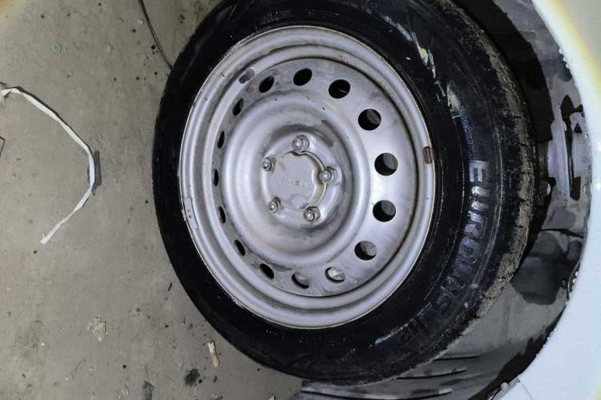 Used Yema Spica 2020 1.5L Manual Comfort Version Right Front Wheel Hub