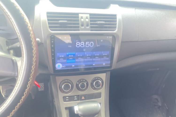 Used Yema Spica 2021 Revised 1.5L CVT Comfort Edition Audio And AC Panel