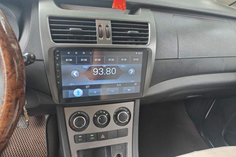 Used Yema Spica 2021 1.5L Manual Logistics Version 8 Seats Audio And AC Panel