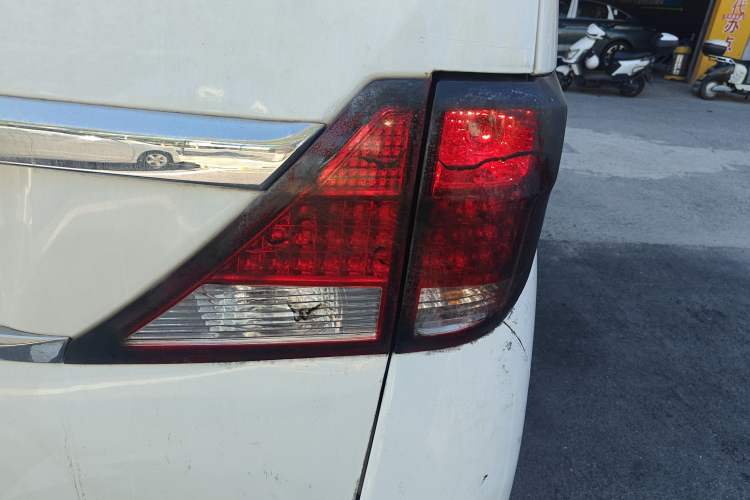Used Yema Spica 2021 Revised 1.5L CVT Comfort Edition Exterior 6