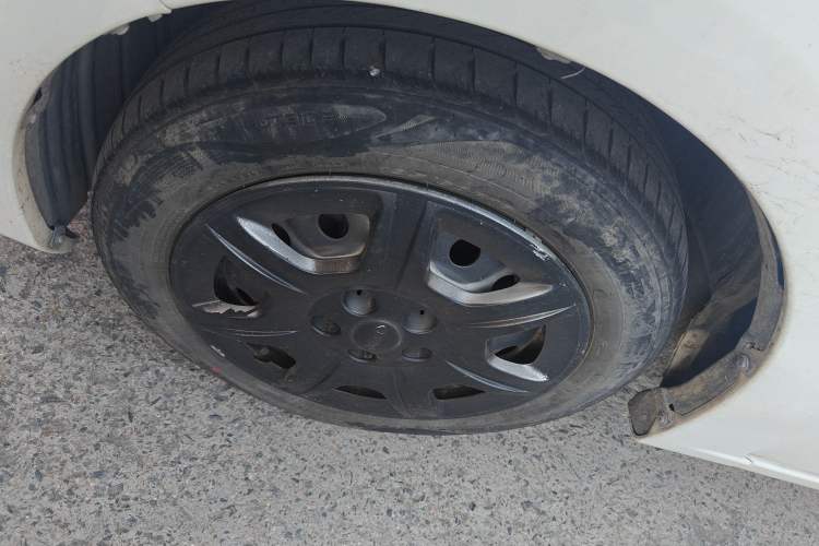 Used Yema Spica 2021 Revised 1.5L CVT Comfort Edition Exterior 7