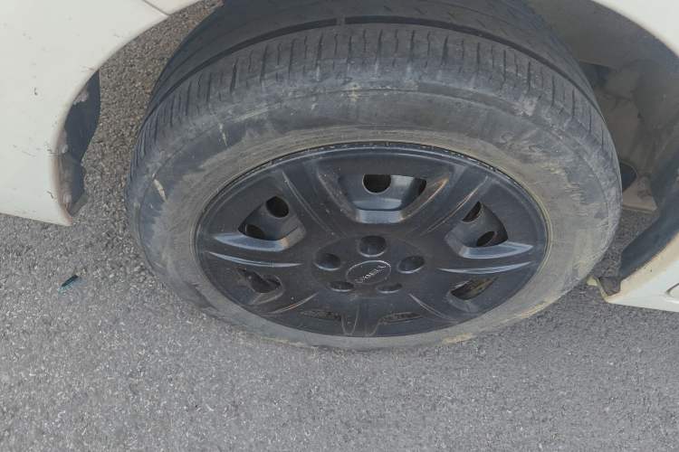 Used Yema Spica 2021 Revised 1.5L CVT Comfort Edition Exterior 8
