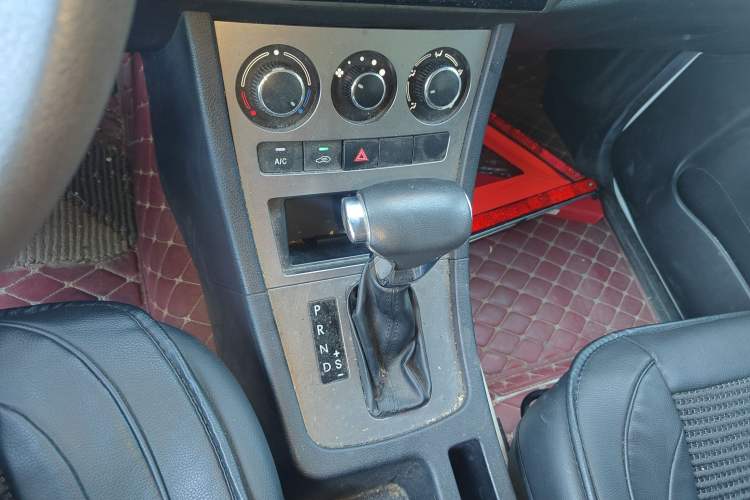 Used Yema Spica 2021 Revised 1.5L CVT Comfort Edition Gear Lever