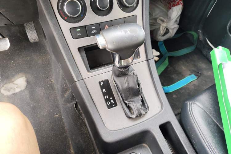 Used Yema Spica 2021 Revised 1.5L CVT Comfort Edition Gear Lever