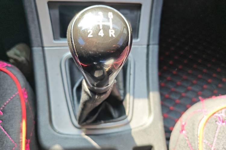 Used Yema Spica 2021 Revised Version 2 1.5L Manual Comfort Edition Gear Lever