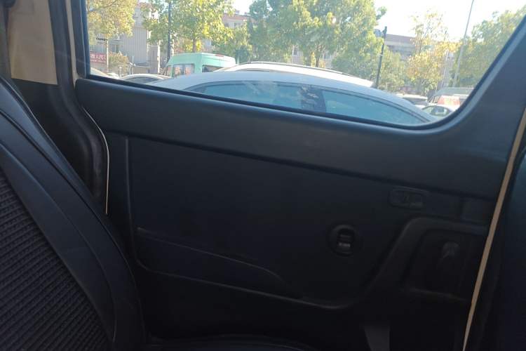Used Yema Spica 2021 Revised 1.5L CVT Comfort Edition Interior 8