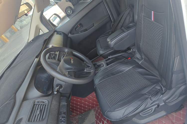 Used Yema Spica 2021 Revised 1.5L CVT Comfort Edition Left Front Seat