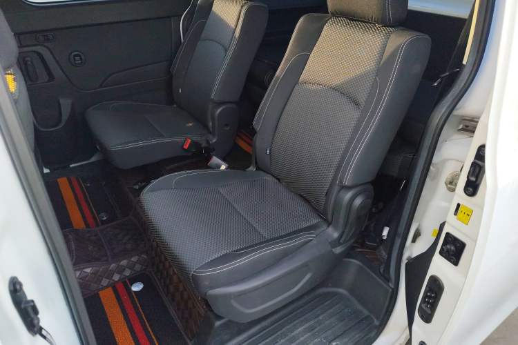 Used Yema Spica 2021 Revised 1.5L CVT Comfort Edition Left Rear Seat