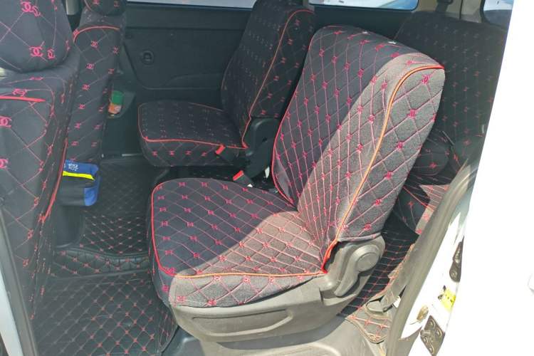 Used Yema Spica 2021 Revised Version 2 1.5L Manual Comfort Edition Left Rear Seat