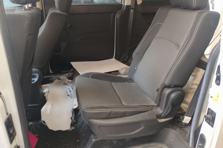 Used Yema Spica 2021 Revised 1.5L CVT Comfort Edition Left Rear Seat