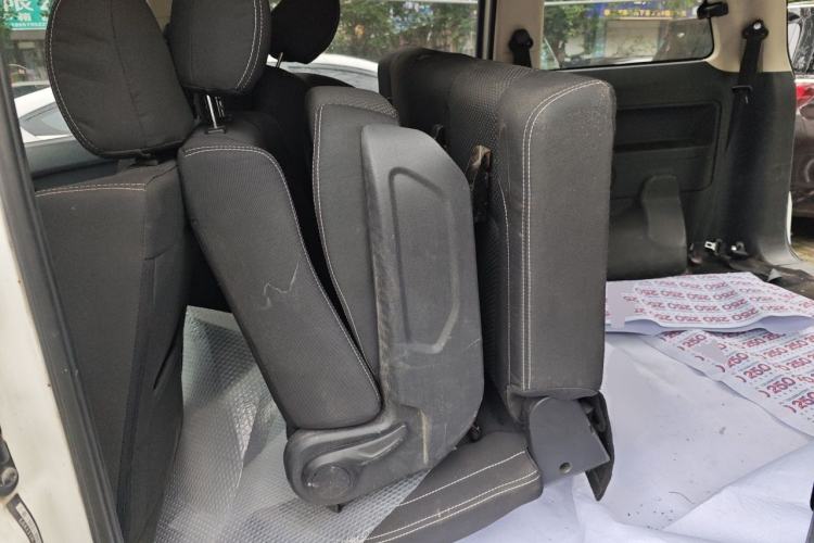 Used Yema Spica 2021 Revised Version 2 1.5L Manual Comfort Edition Left Rear Seat