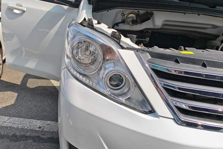 Used Yema Spica 2021 Revised Version 2 1.5L Manual Comfort Edition Right Front Headlight