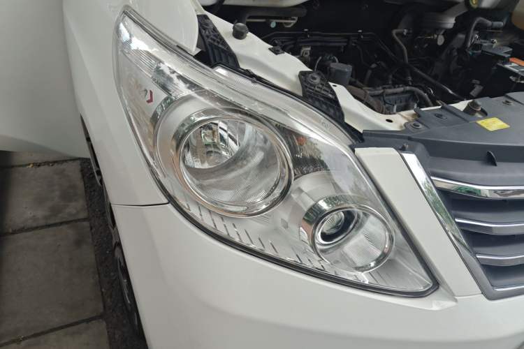 Used Yema Spica 2021 1.5L Manual Logistics Version 8 Seats Right Front Headlight