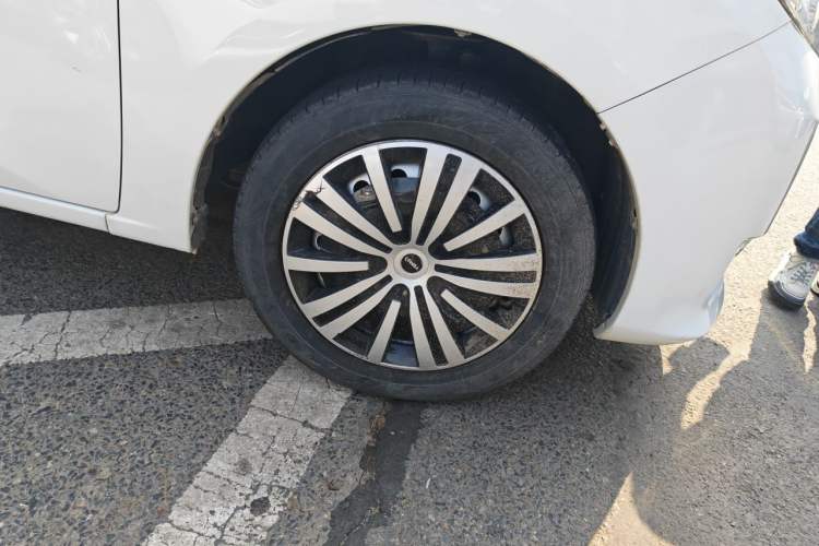 Used Yema Spica 2021 Revised Version 2 1.5L Manual Comfort Edition Right Front Wheel Hub