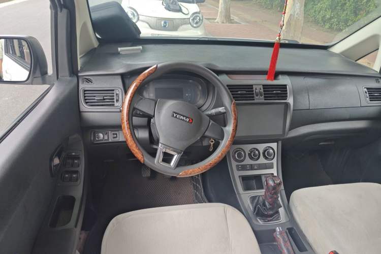 Used Yema Spica 2021 1.5L Manual Logistics Version 8 Seats Steering Wheel