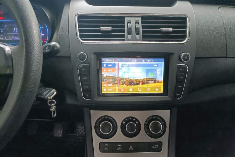 Used Yema Spica 2022 1.5L Manual Luxury Model Audio And AC Panel