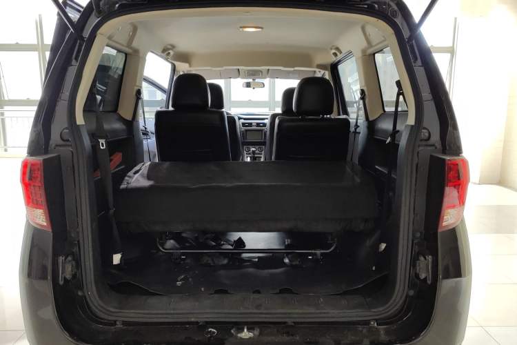 Used Yema Spica 2022 1.5L Manual Luxury Model Interior 5