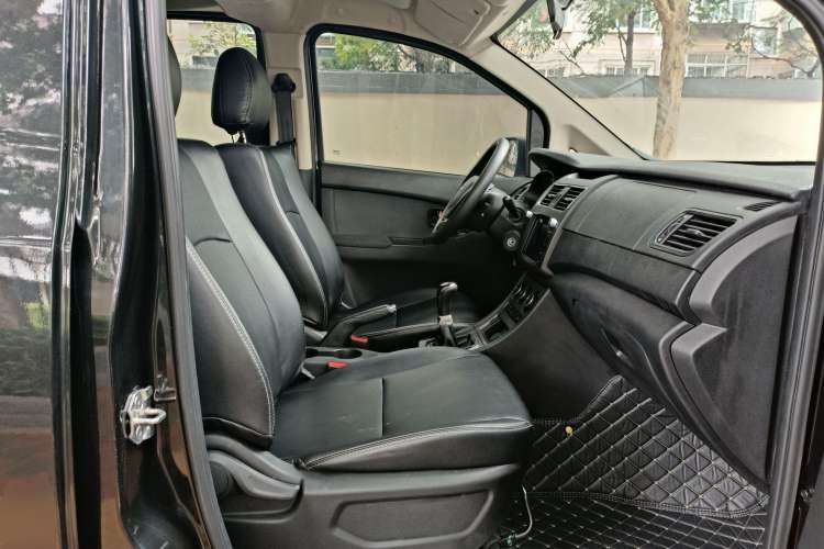 Used Yema Spica 2022 1.5L Manual Luxury Model Interior 8